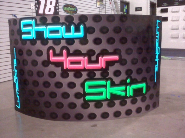 electroluminescent desk