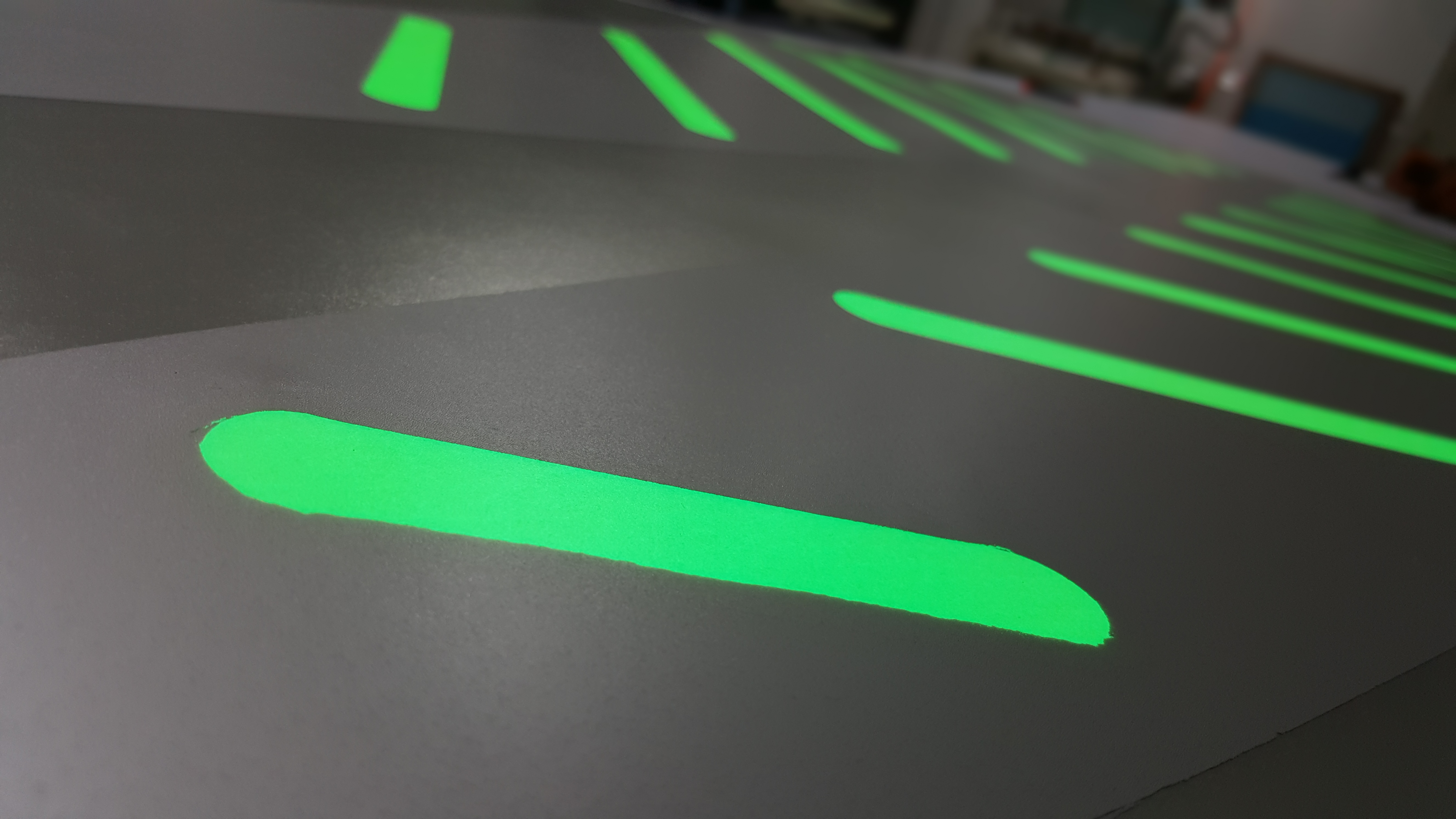 Electroluminescent store Dubai