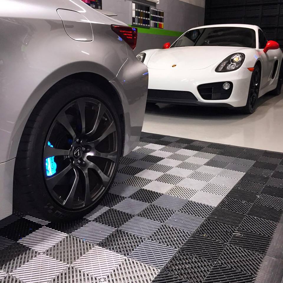 Electroluminescent store Miami