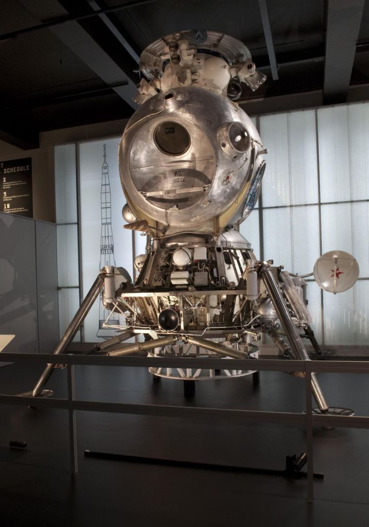 lk-3-lunar-lander-engineering-model Lunar lander machin spacecraft