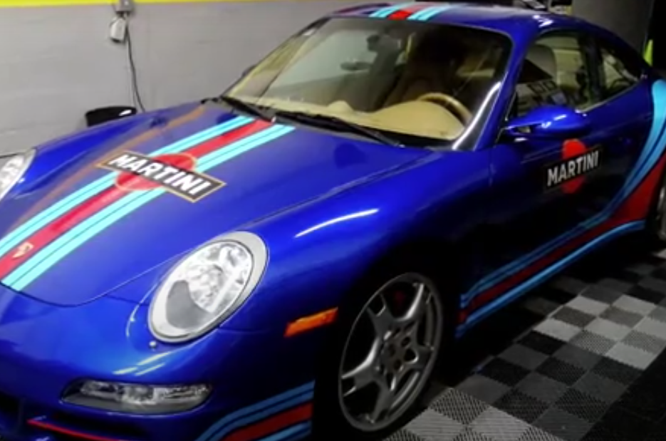Porsche Martini Sobe