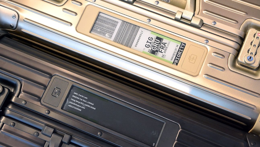 Rimowa Paris airplane