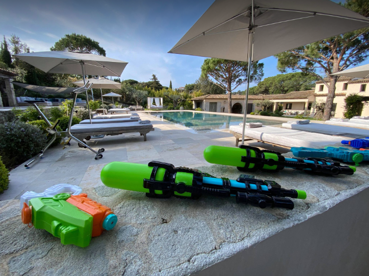 House manager water gun