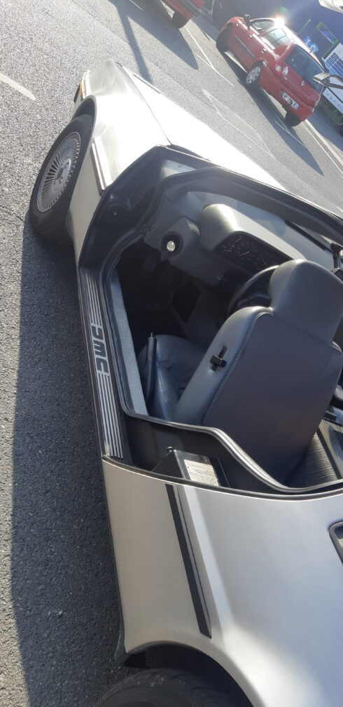 DMC vehicle manufacturer